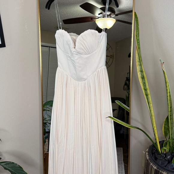 HOUSE OF CB 'Marcella' Ivory Georgette Pleated Maxi Dress NWOT - Picture 5 of 6